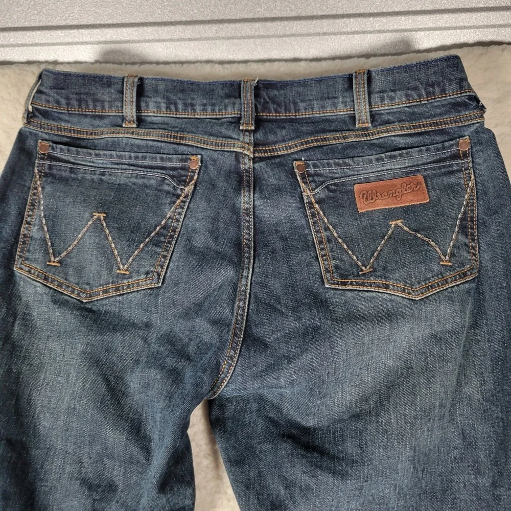 Wrangler Retro Slim Boot Jeans Mens 37x36 Medium Wash Denim 1077MWZTB